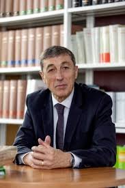 Ombudsmänner: Understanding Their Role, Importance, and Impact in Society